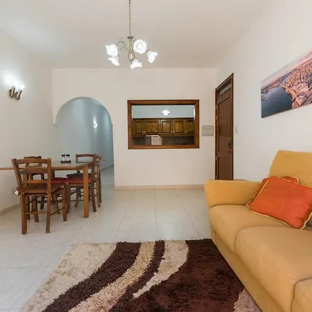 Apartman Qawra - Large Central 3 Bedroom *