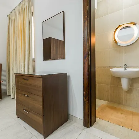 Apartman Qawra - Large Central 3 Bedroom