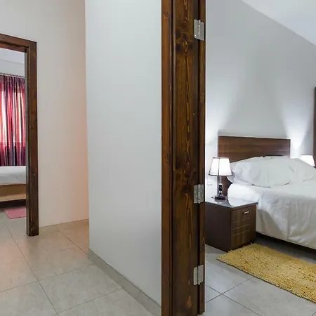 Qawra - Large Central 3 Bedroom Apartman *